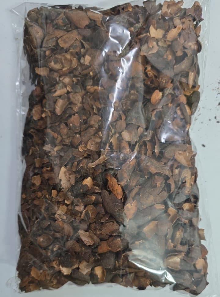 Łuski ziaren kakaowca (Sahel Agri-Sol / Adalidda / Domen publiczny)